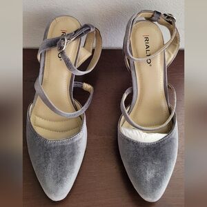 Rialto Women's Elegant Gray Heels